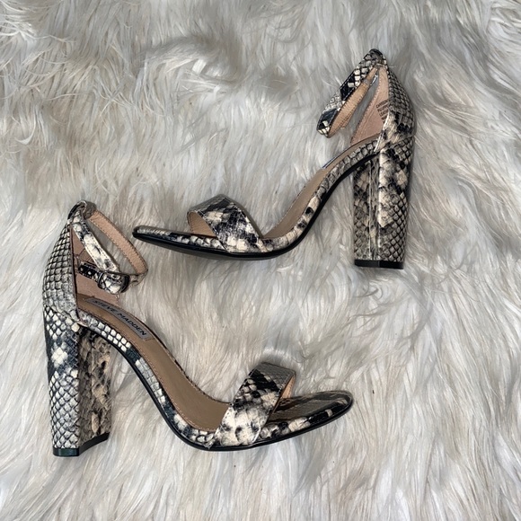 Steve Madden Shoes - Steve Madden snake skin print heels 7